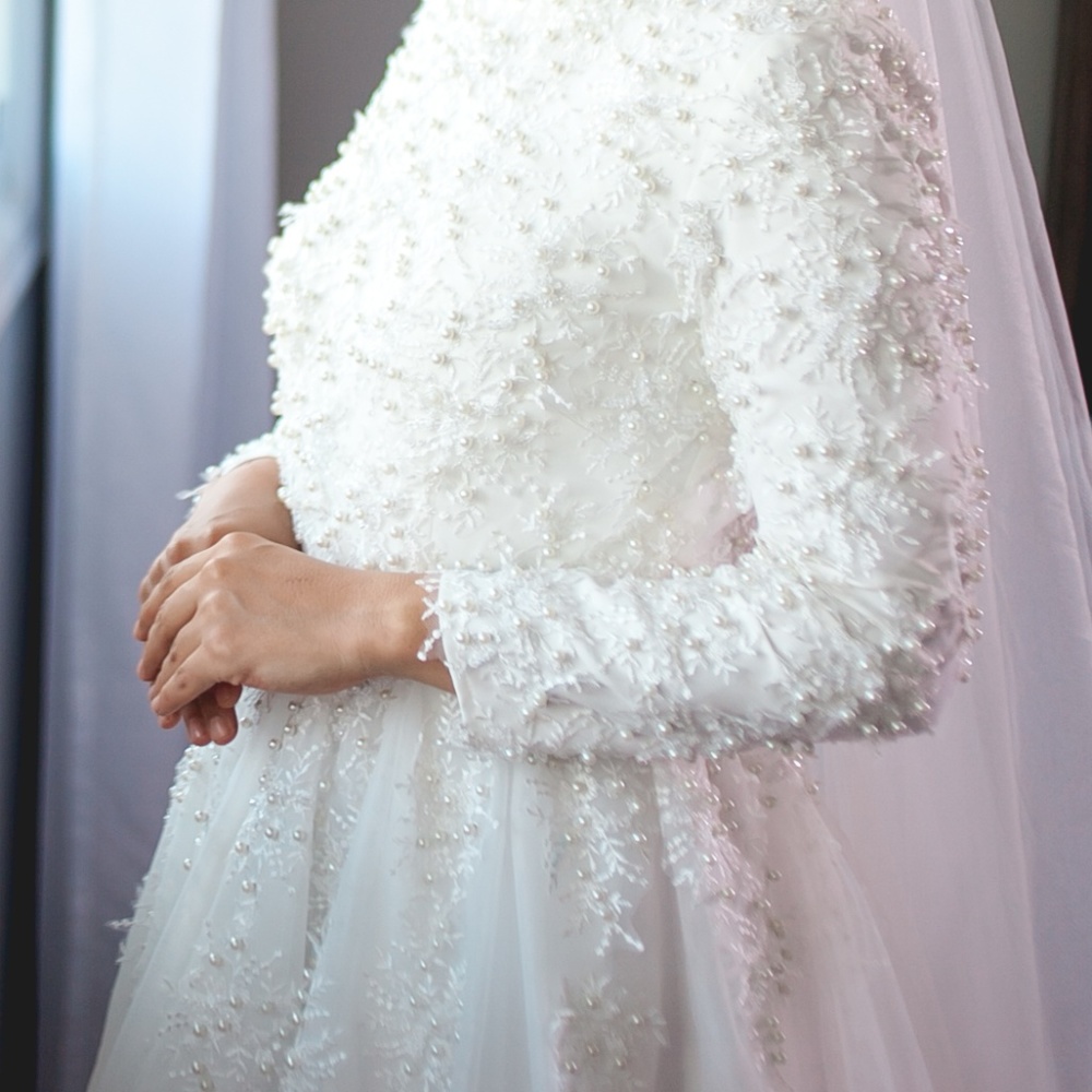 Long sleeved / Modest Wedding Dress - Picture 6 of 7